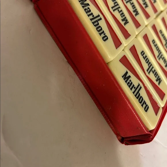 Vintage Dominos set Marlboro logo complete some visible wear due to age - Picture 4 of 9